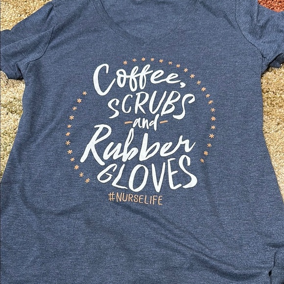 DISTRICT Coffee Scrubs Rubber Gloves Medium Blue Short Sleeve Tee for Nurses - Picture 1 of 6